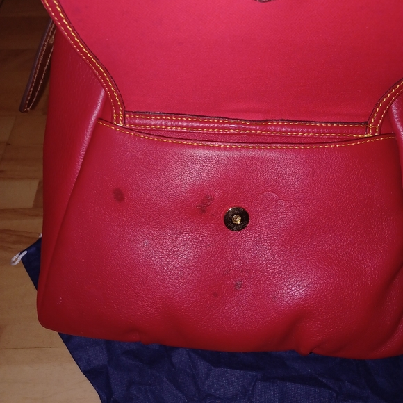CHERRY/HOBO STYLE DOONEY AND BOURKE RED LEATHER SHOULDER BAG - Picture 8 of 14